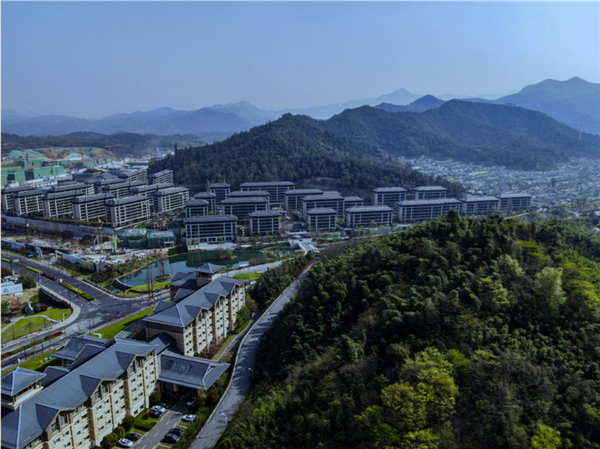 陜西西安天使小鎮(zhèn)兩翼自動旋轉(zhuǎn)門，平開門