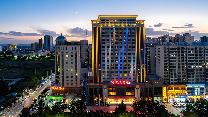 慶陽雄越大酒店自動(dòng)弧形門和自動(dòng)旋轉(zhuǎn)門
